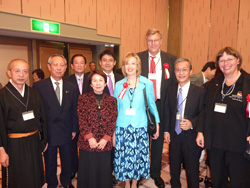 Party nach Wettbewerb. Mit Oberpriester des Daianji und Präsidenten der Nara JDG Herrn 
Ryobun Kono